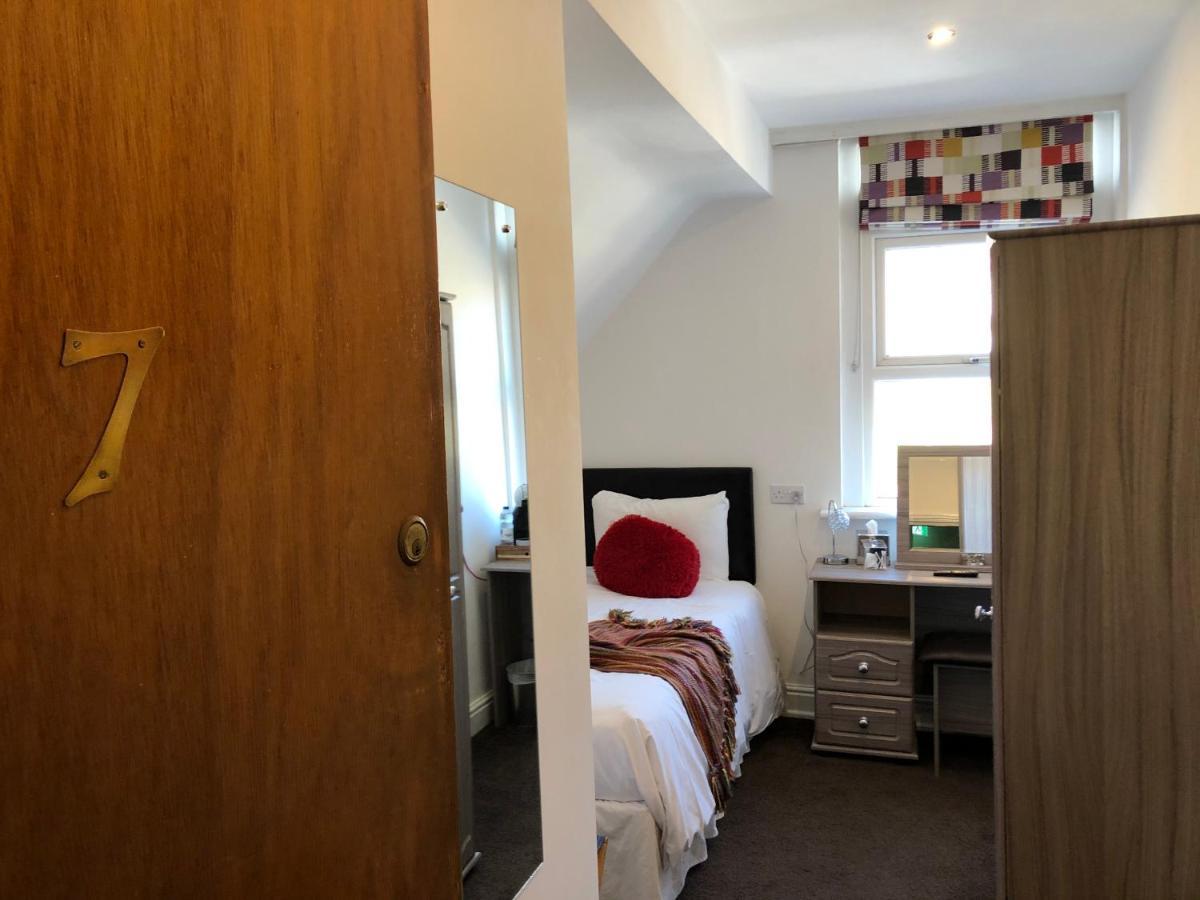 בארי Aberthaw House Hotel מראה חיצוני תמונה